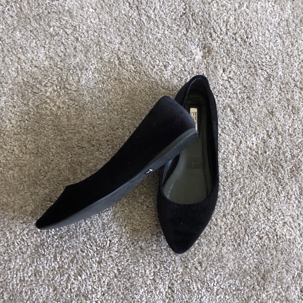 ‼️SOLD‼️Velvet flats